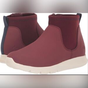 NIB REVITALIGN Women's Paddock Ankle Boot Wide in Burgundy